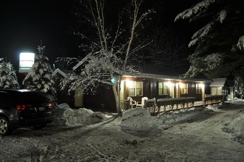 Red Umbrella Inn Minden Hills Экстерьер фото
